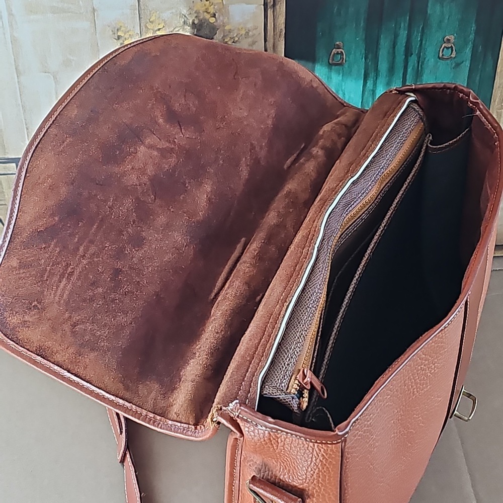 Vintage Dooney & Bourke Awl leather extra large messenger bag Excellent! - Picture 12 of 16